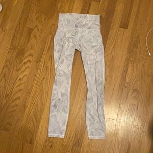 White lululemon leggings